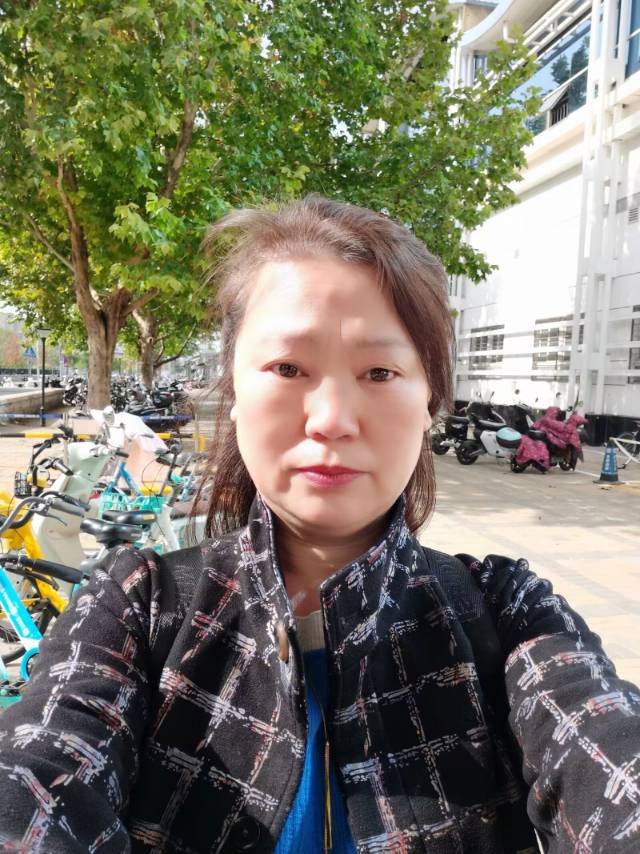 施阿姨照片