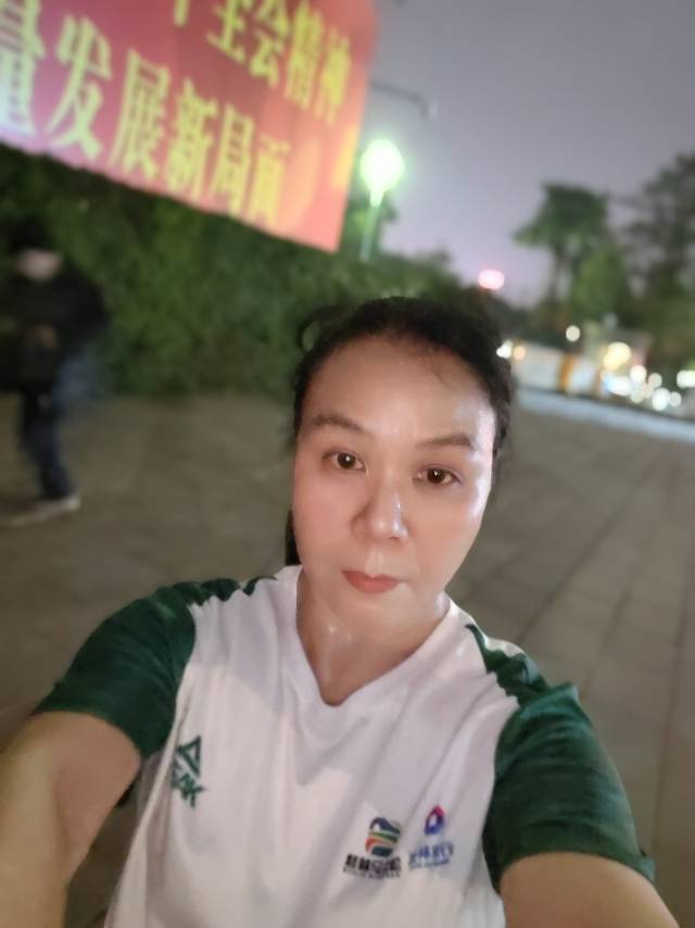 覃阿姨照片