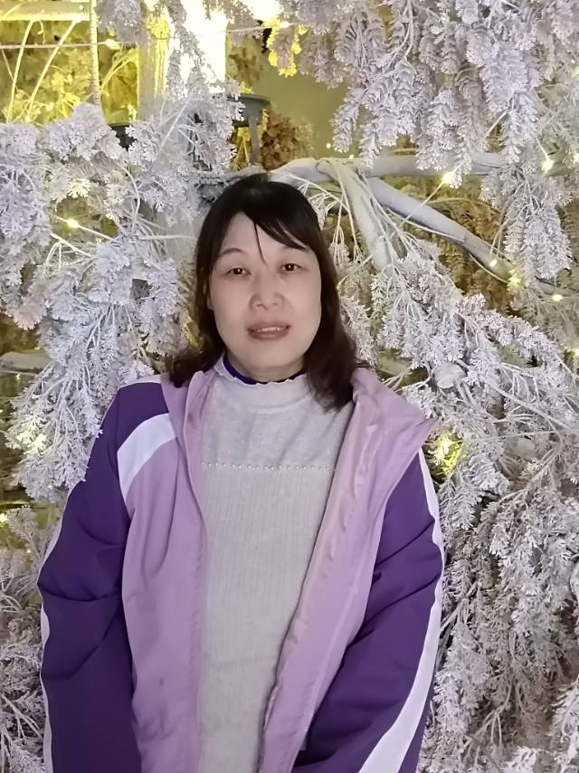 谈阿姨照片