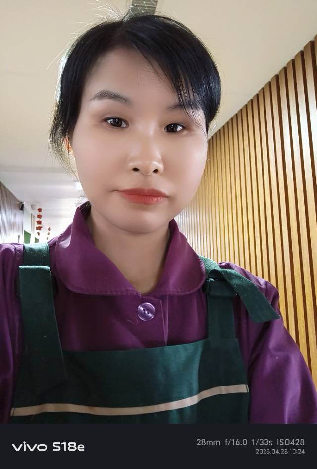 倪护工照片