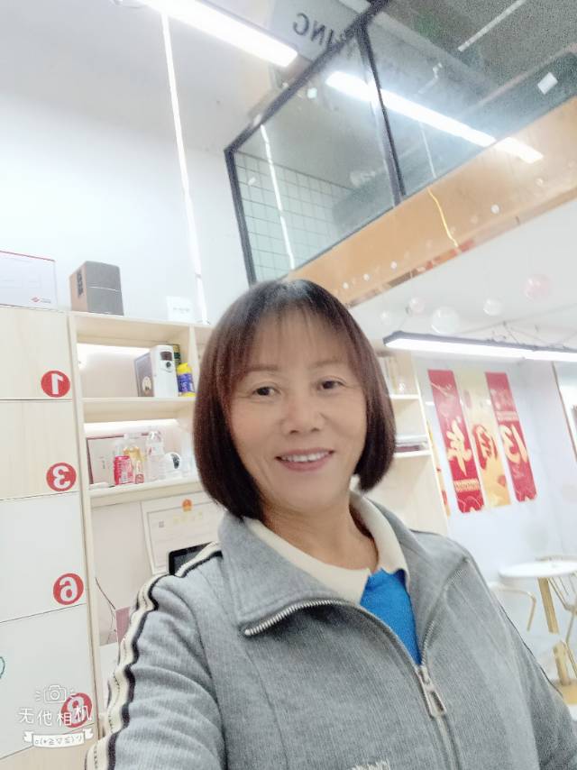 钟阿姨照片