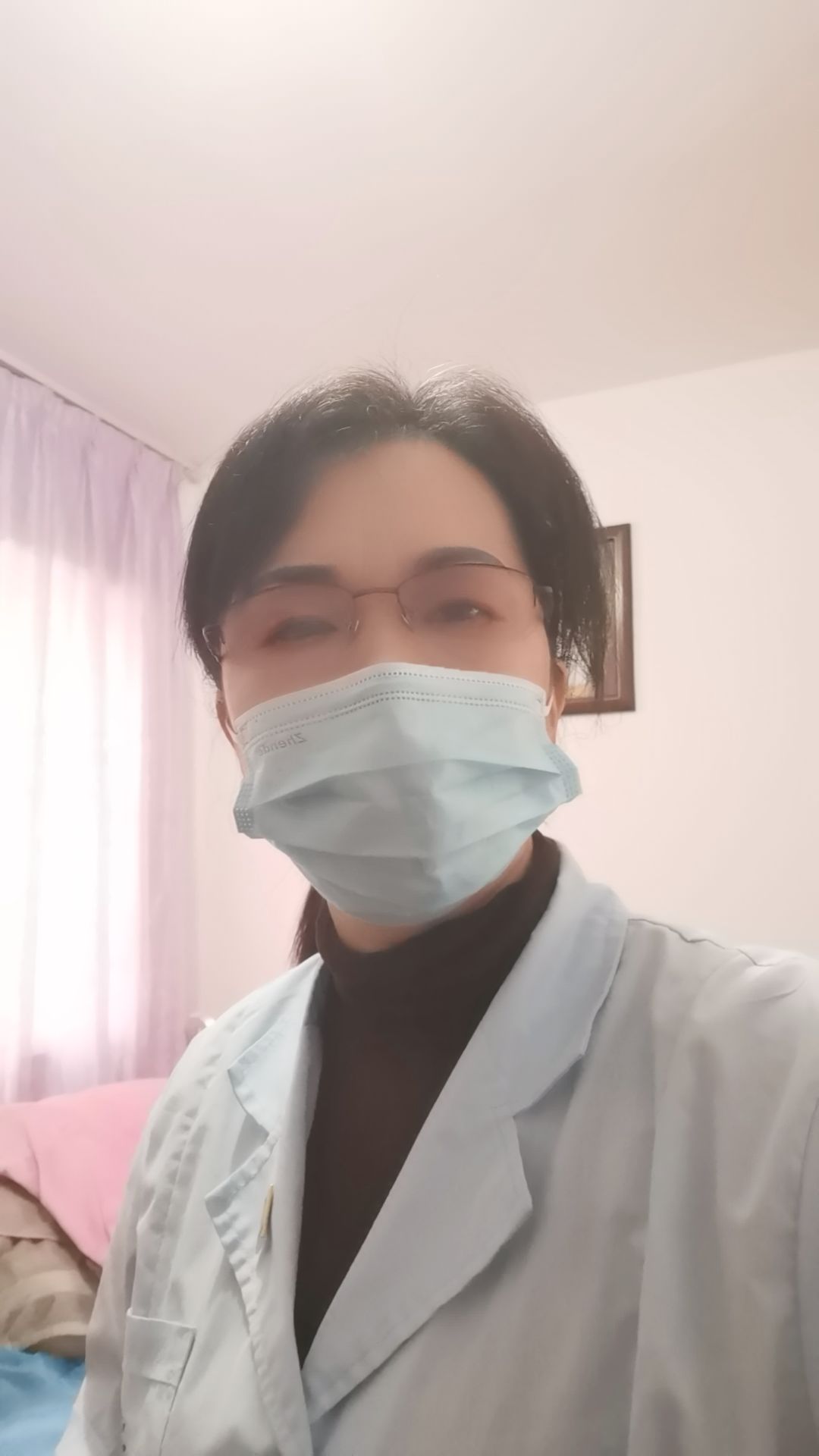 梁护工照片