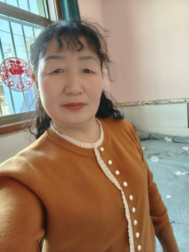白阿姨照片