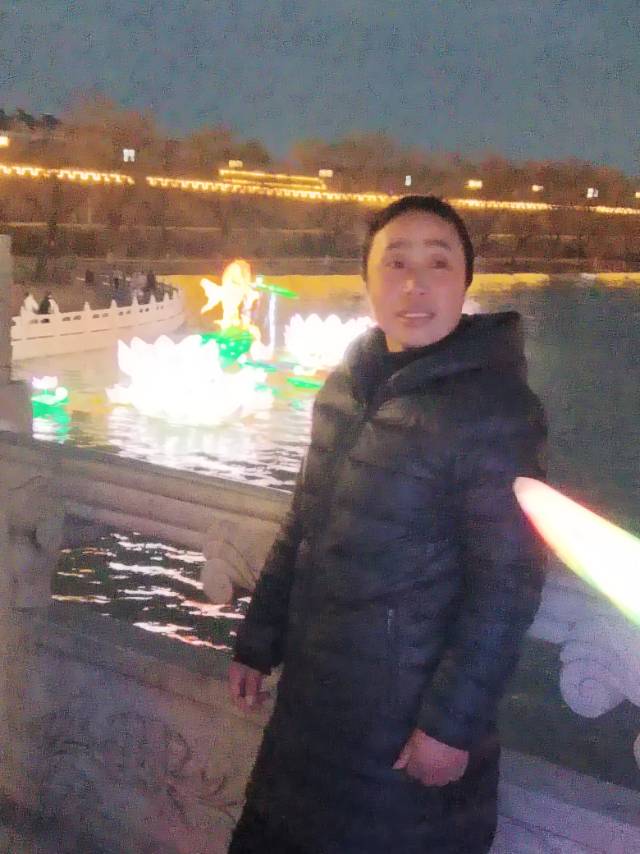 阿姨资料照片