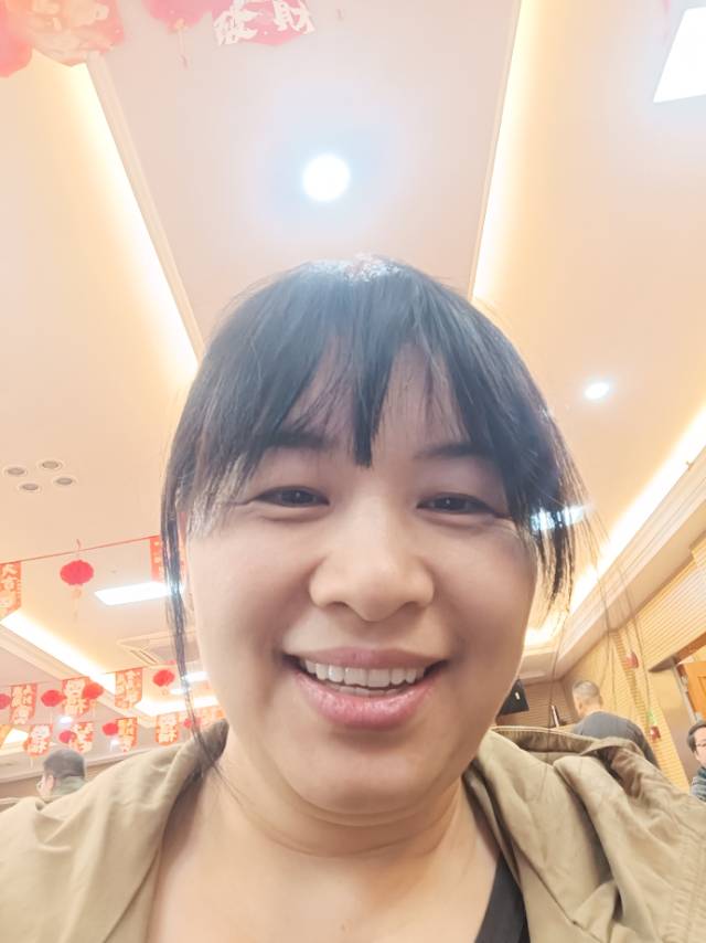 侯护工照片