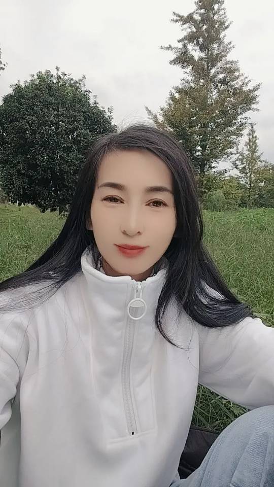 芮护工照片