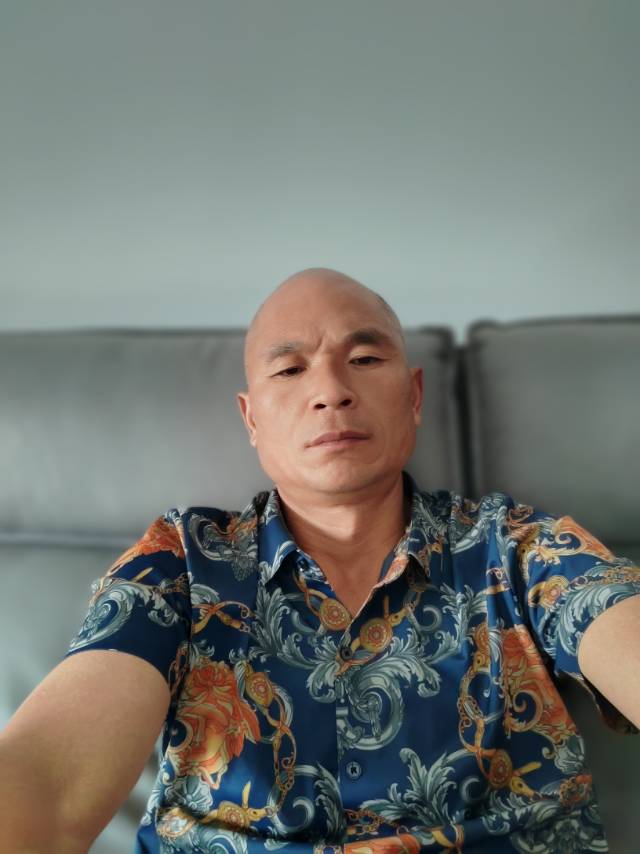 唐护工照片