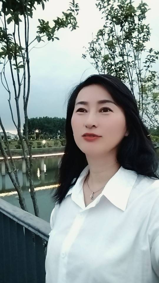 芮护工照片