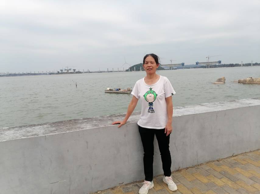 李阿姨照片