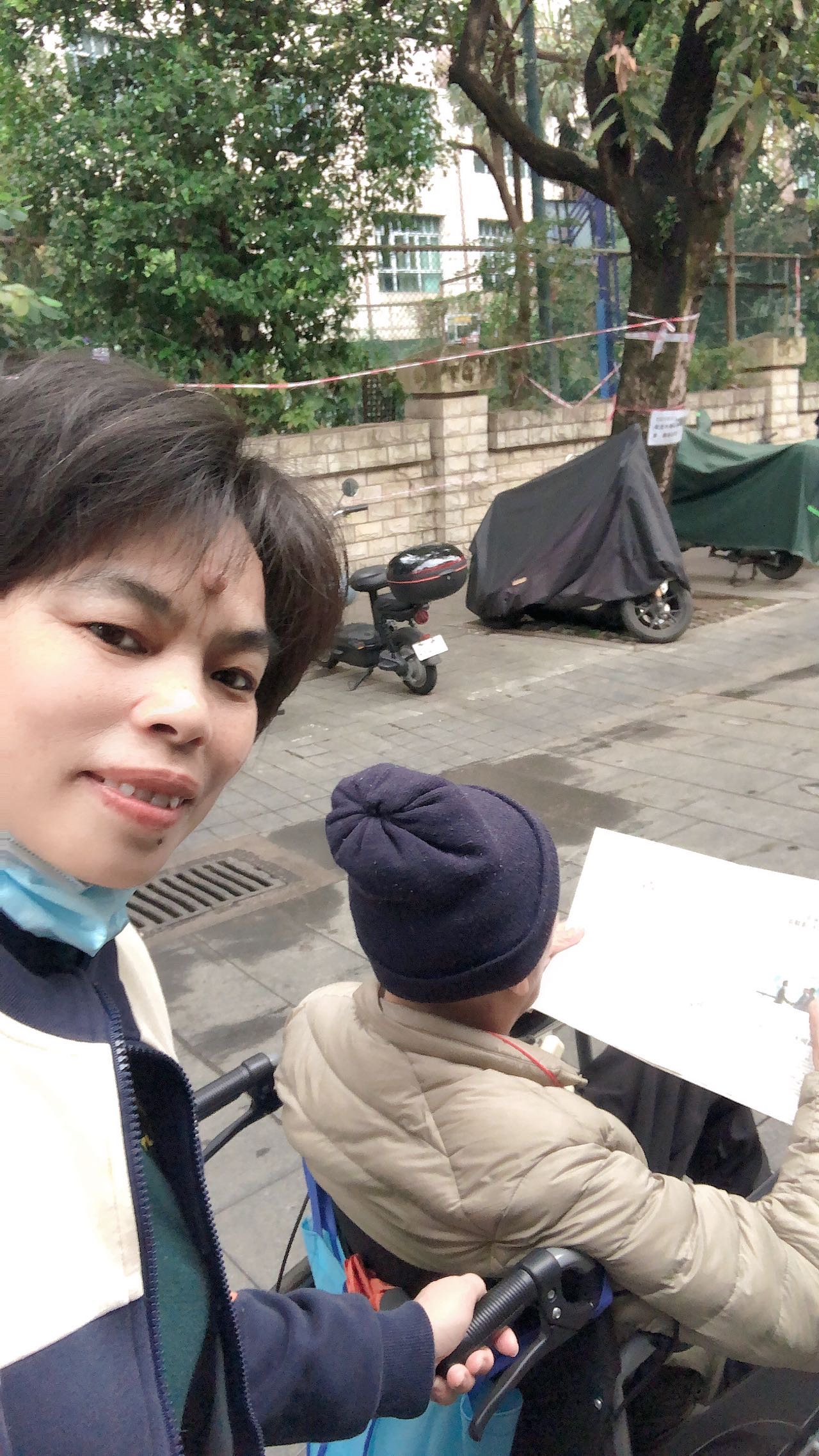 蓝阿姨照片