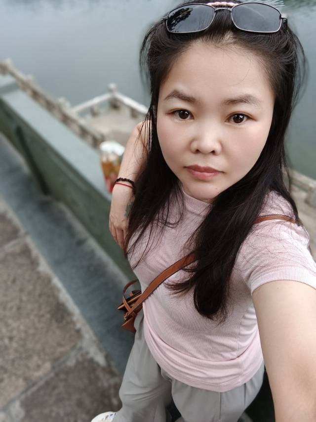阿姨资料照片