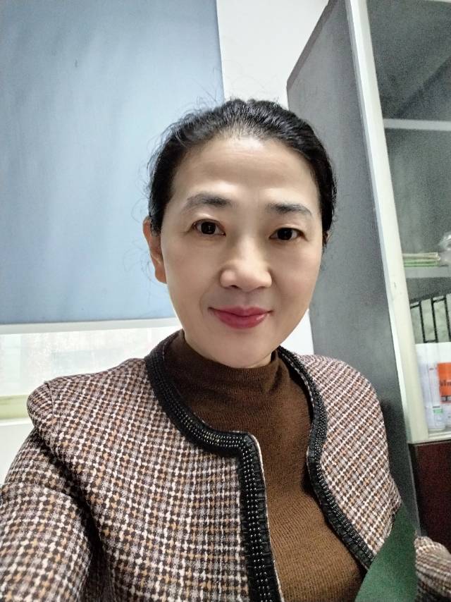 黄阿姨照片