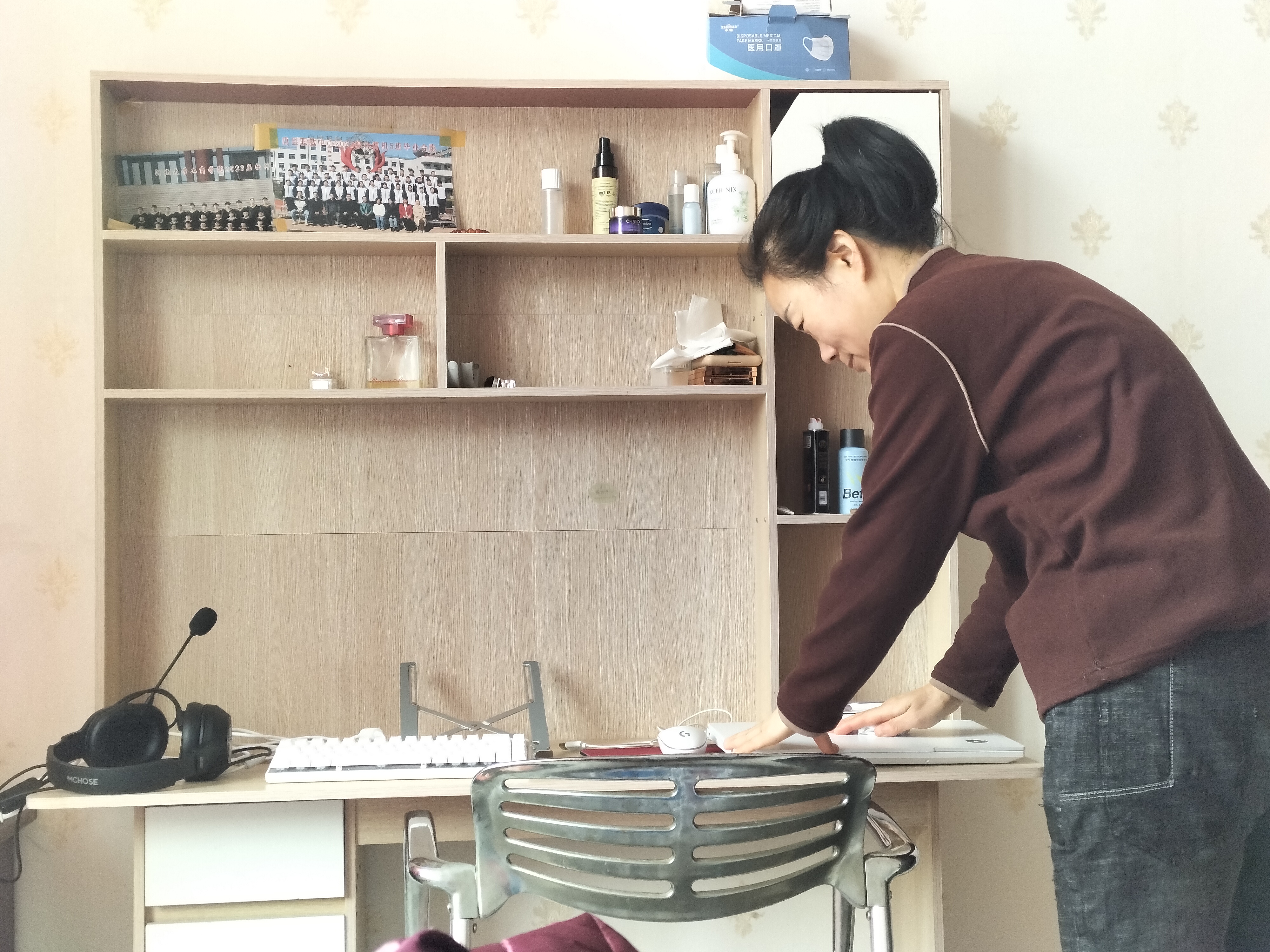 邸阿姨照片