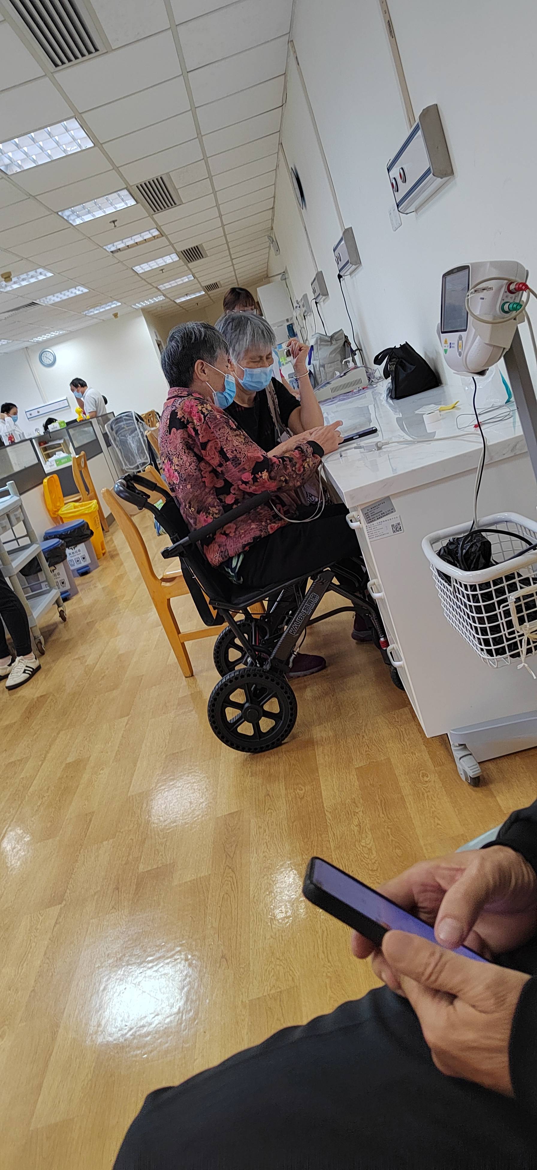龙护工照片