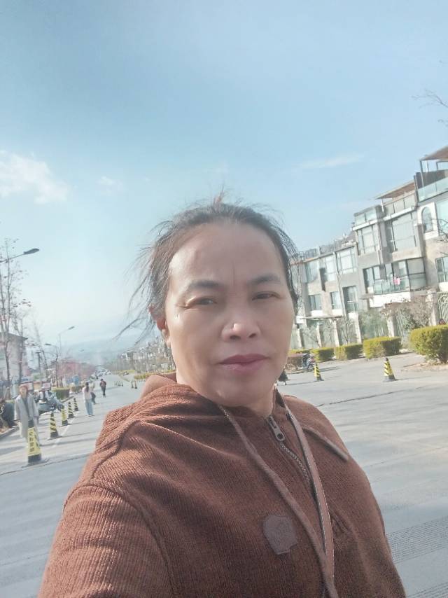 雷护工照片