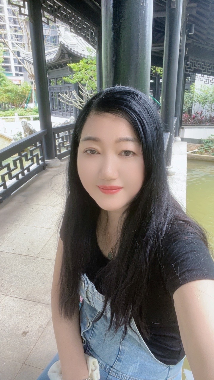阿姨资料照片