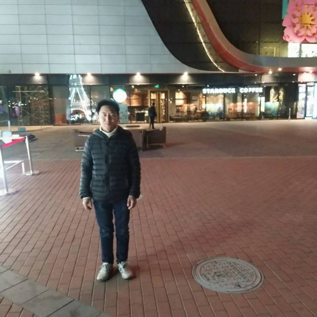 敖护工照片