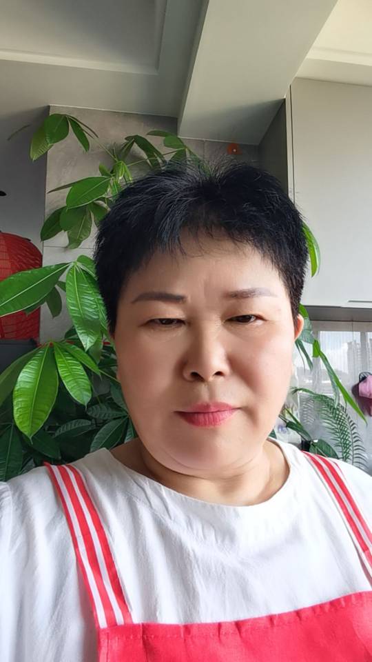 曾护工照片