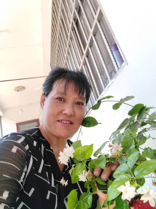 邓阿姨照片