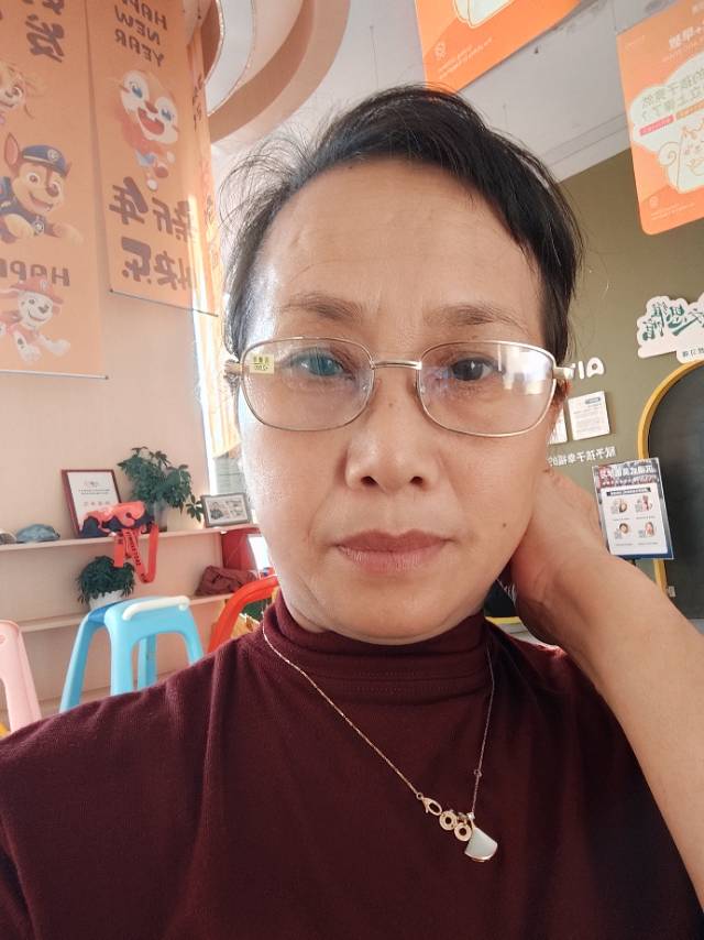 江阿姨照片