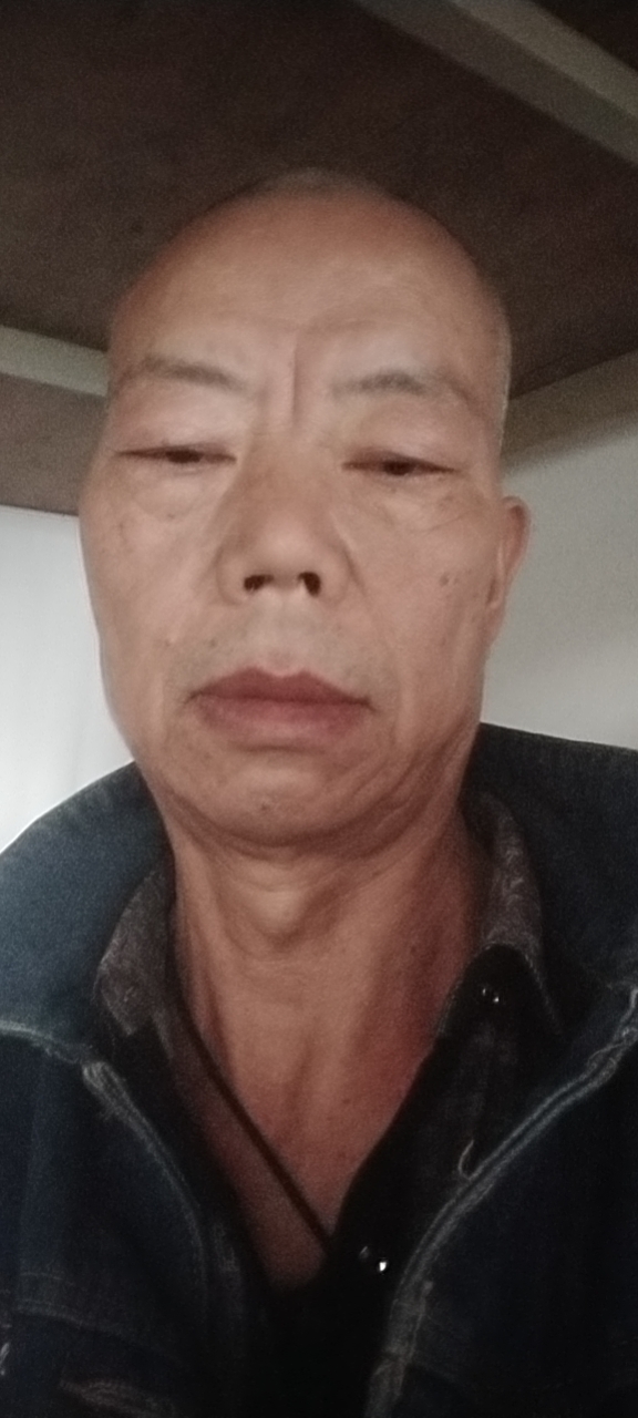 熊护工照片