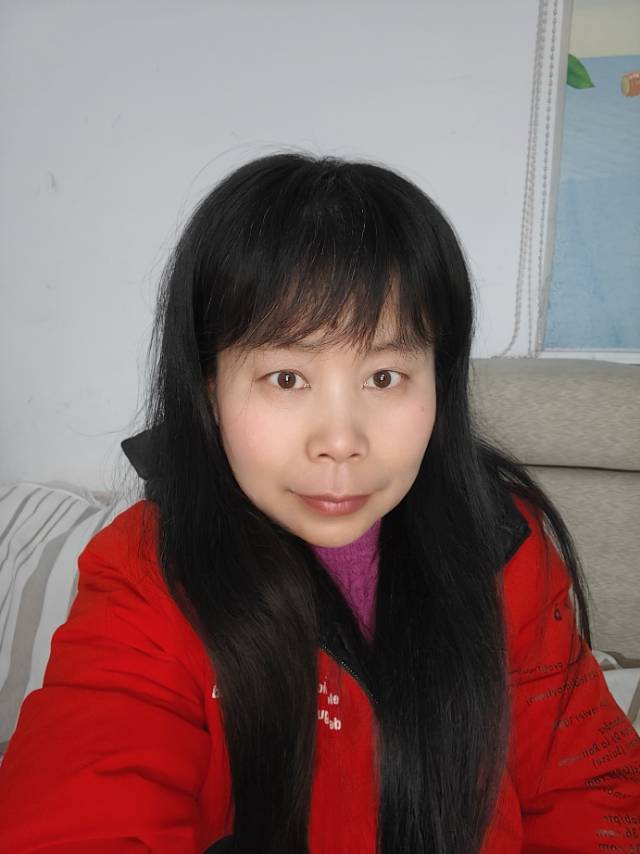 依阿姨照片