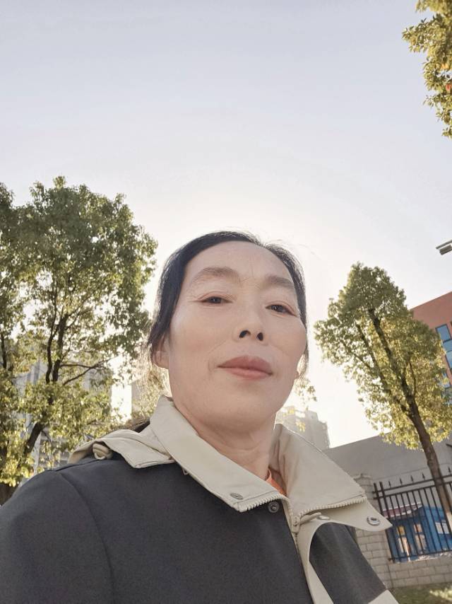 阿姨资料照片