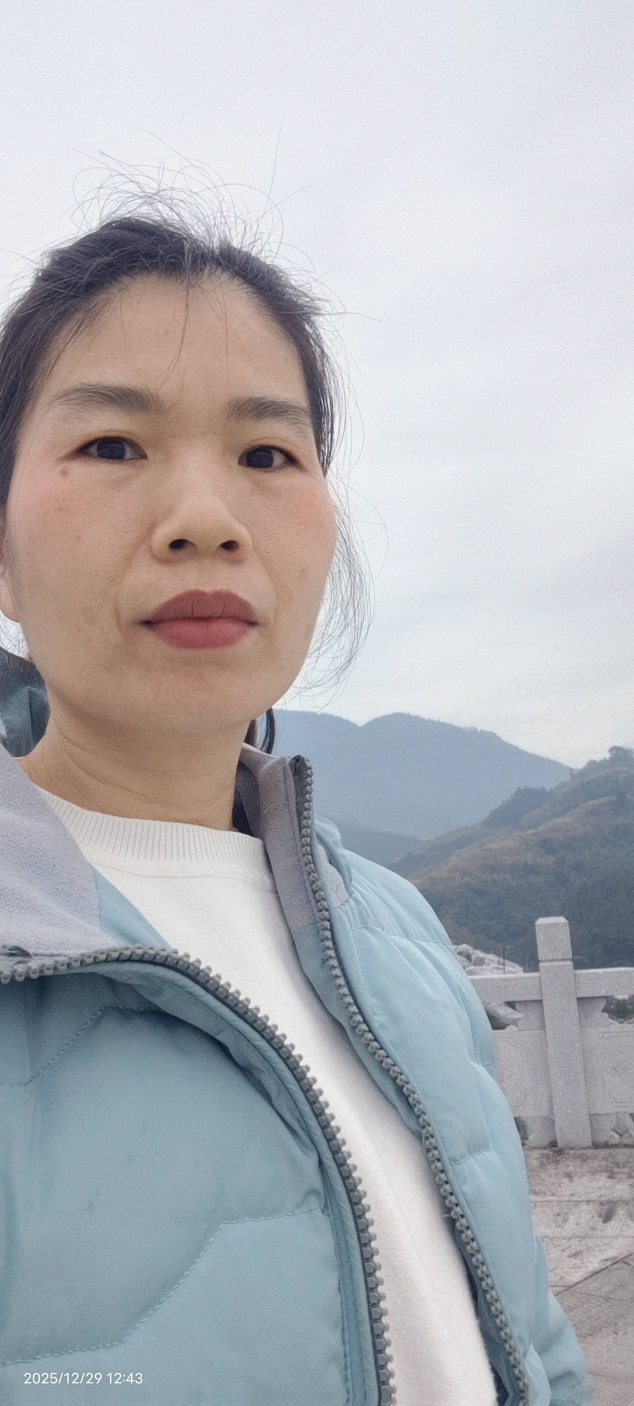 韦护工照片
