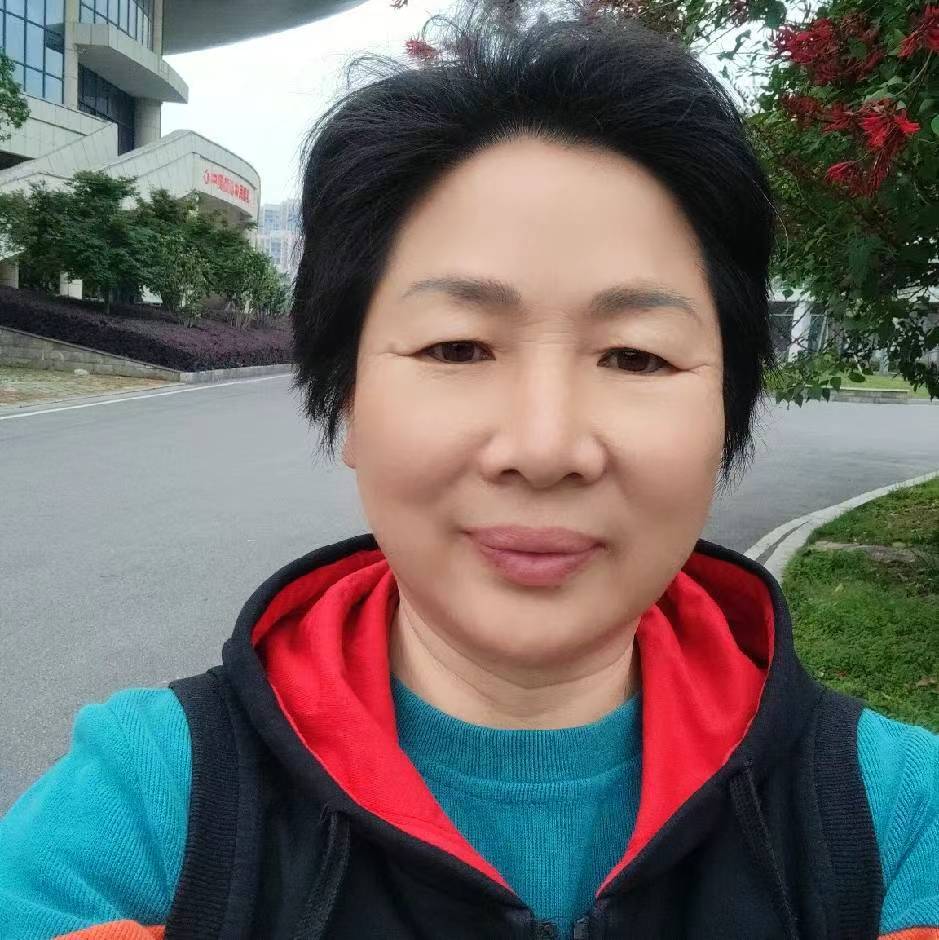 阿姨资料照片