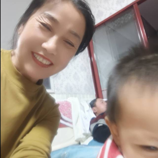 张阿姨照片