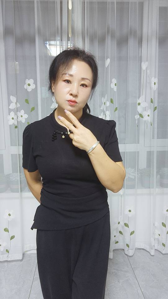 阿姨资料照片