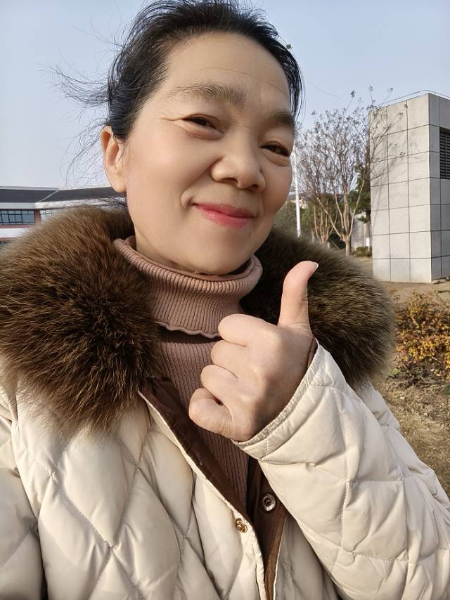 张阿姨照片