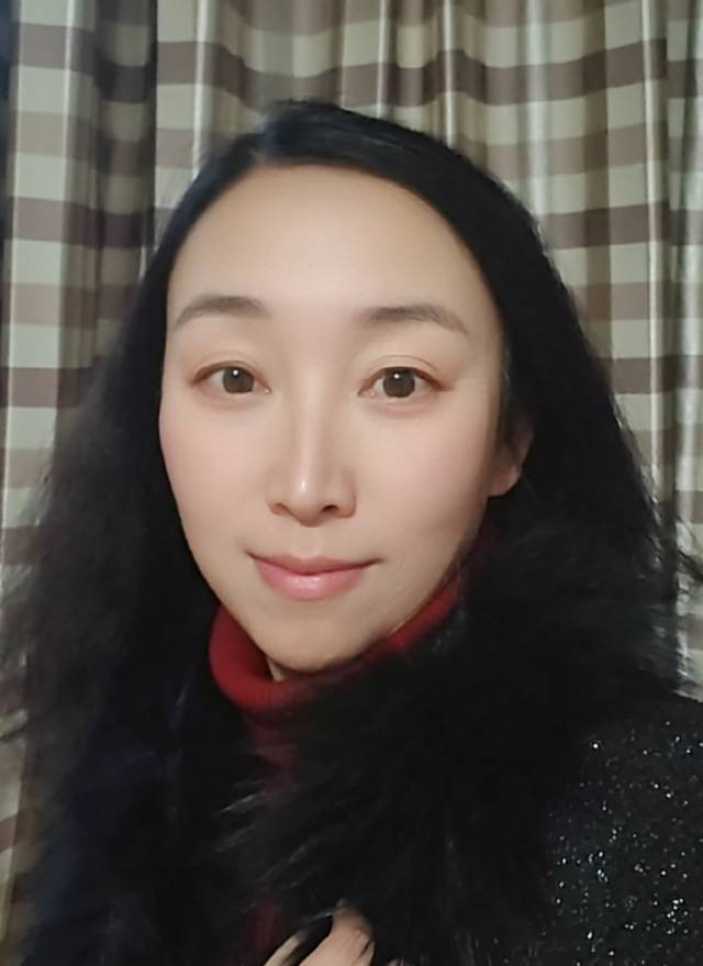 昆阿姨照片