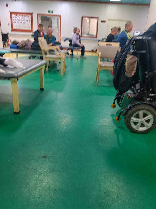 董护工照片