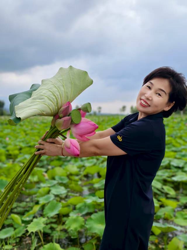 阿姨资料照片