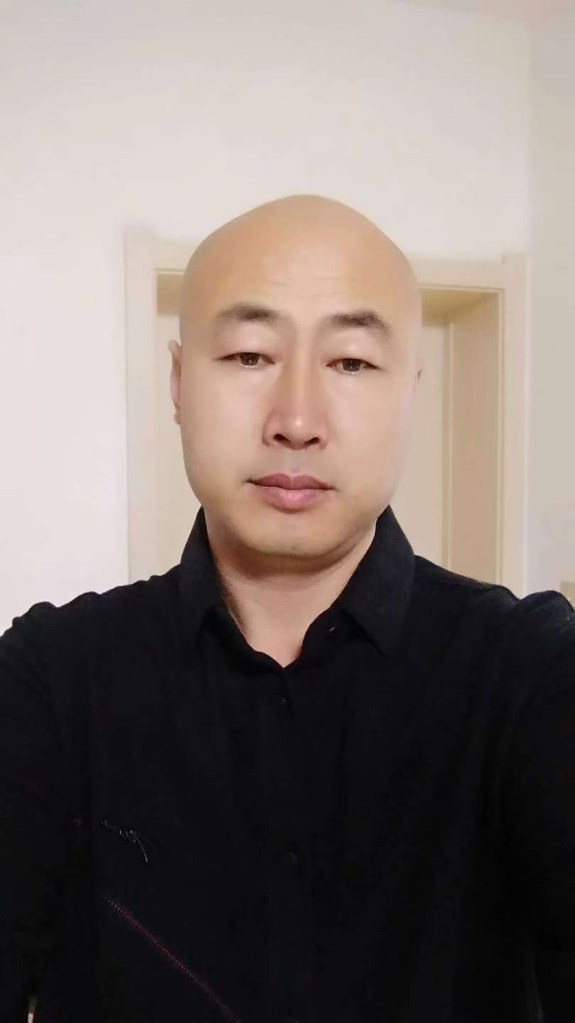 张护工照片
