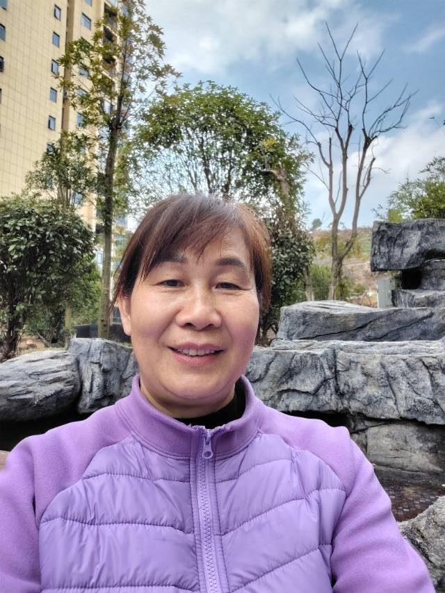 张阿姨照片