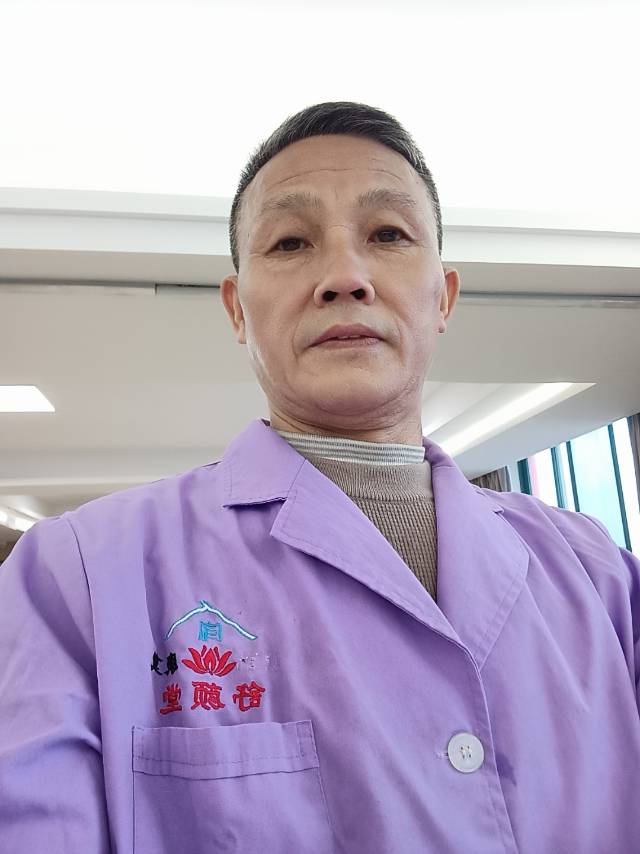 胡护工照片