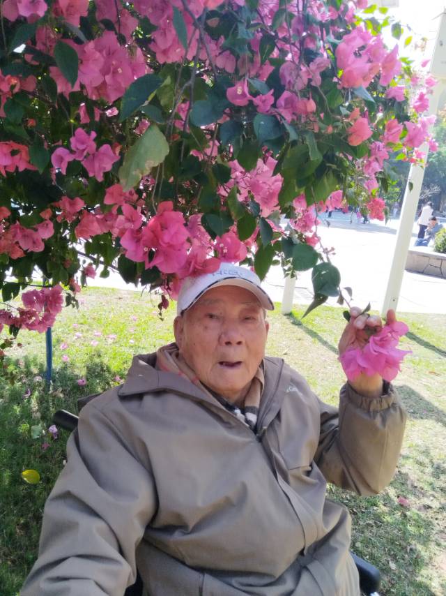 刘护工照片