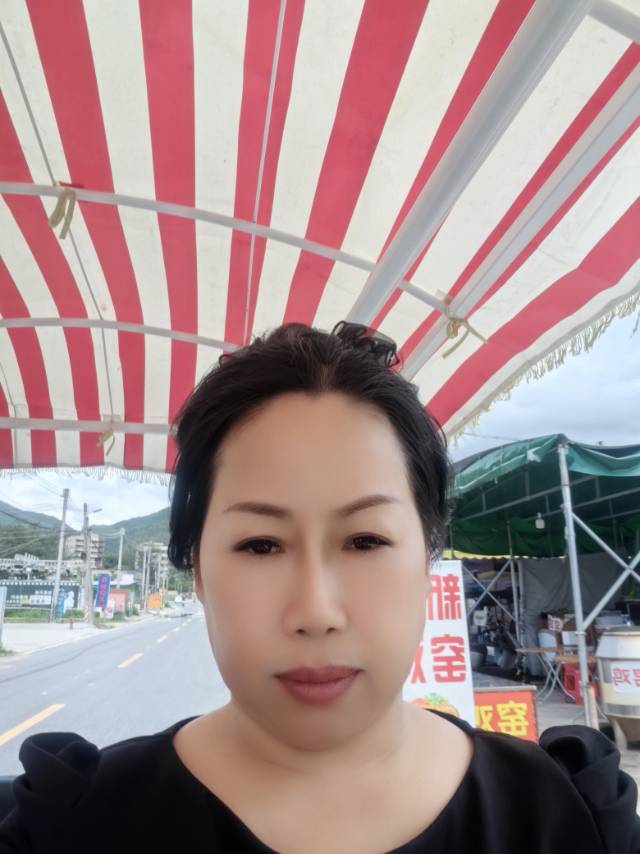梁阿姨照片