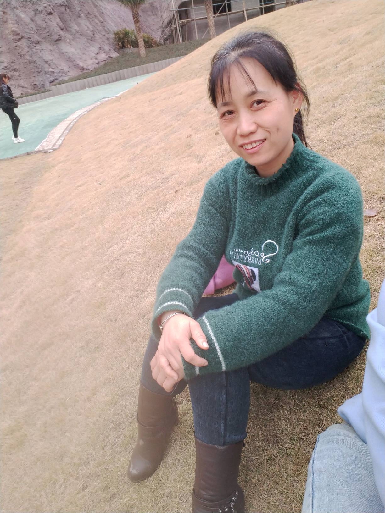 阿姨资料照片