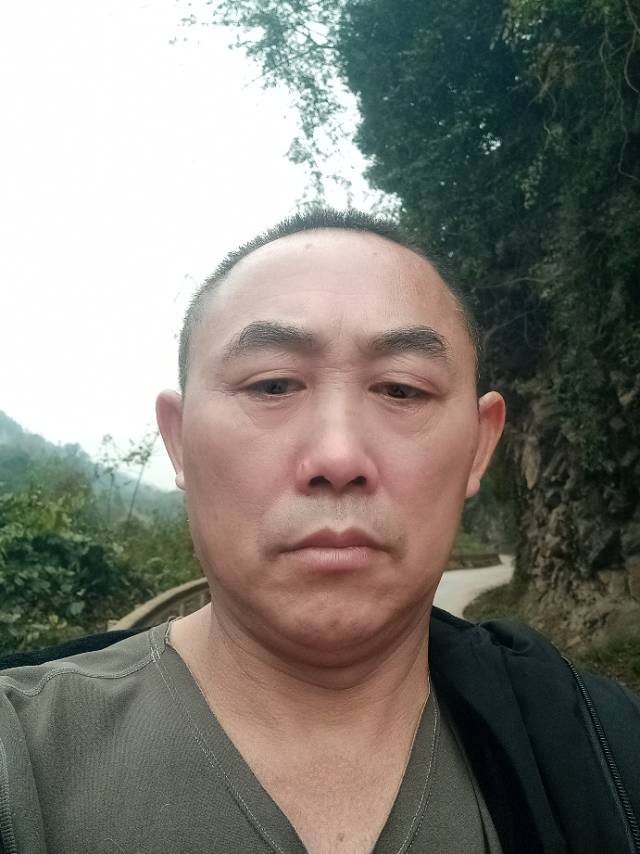 秦护工照片