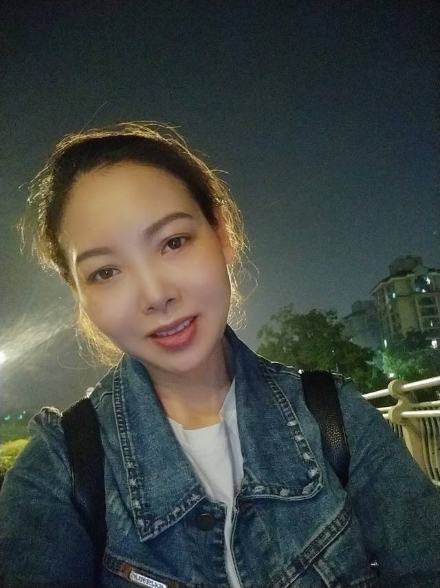 李阿姨照片