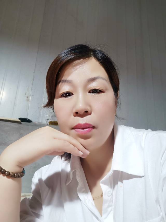 侯阿姨照片