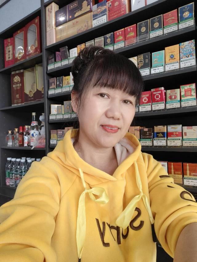 阳阿姨照片