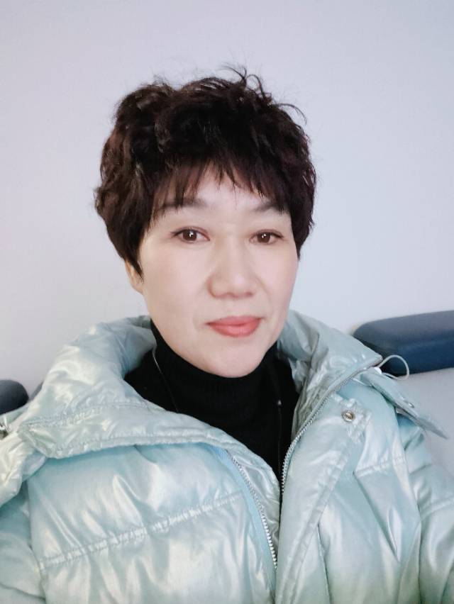 阳阿姨照片