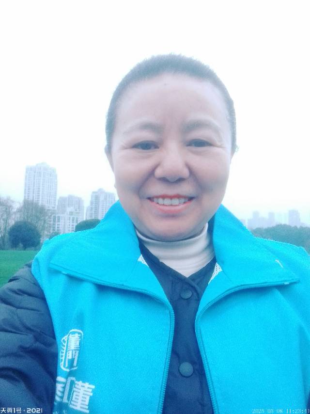 阿姨资料照片