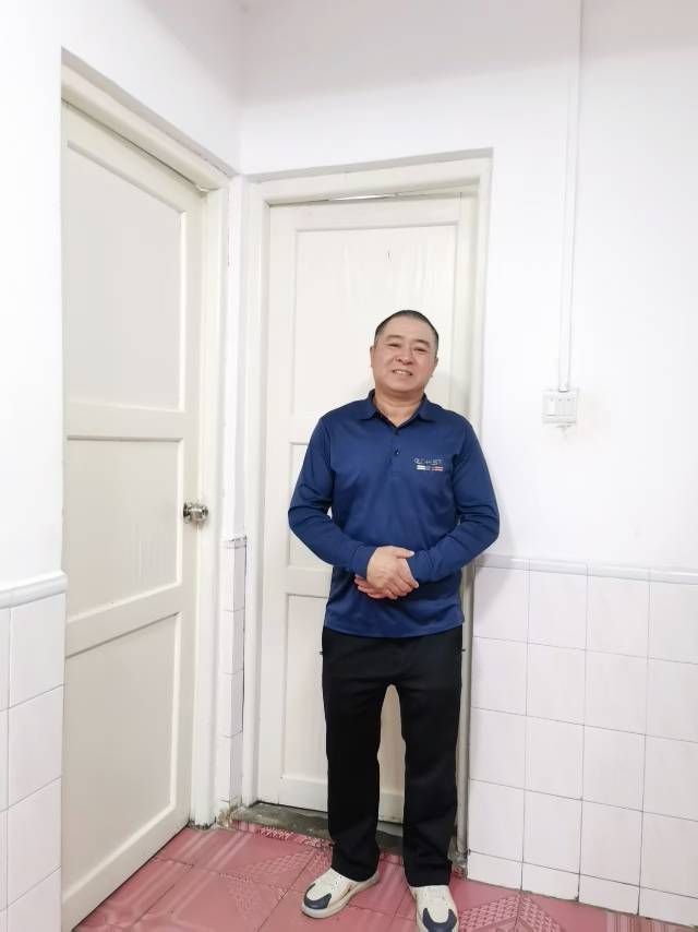 张护工照片