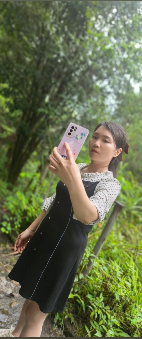 黎护工照片