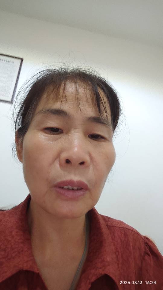 龙阿姨照片